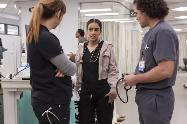 Elenco de “The Pitt” detalha imersão médica para dar vida à série