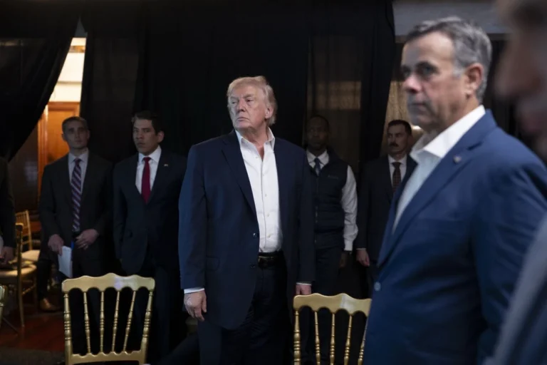 Trump discutirá opções de ação no Irã com aliados na terça (13), diz jornal