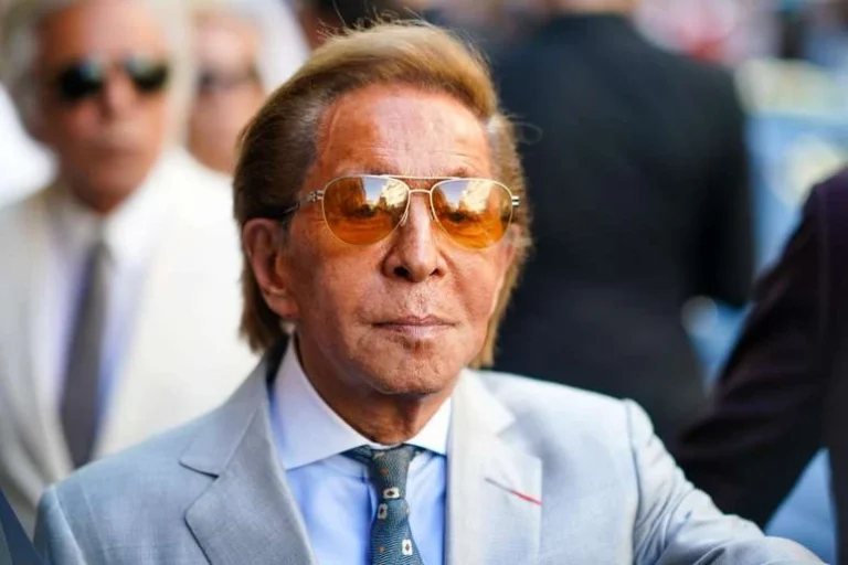 Estilista italiano Valentino morre aos 93 anos