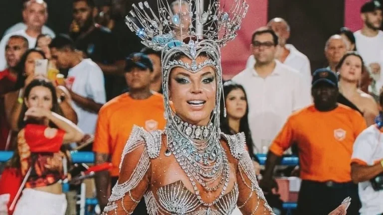 Carnaval: sandália de Gkay arrebenta durante em ensaio técnico na Sapucaí