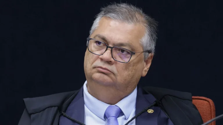 Ex-senador exercia influência na Codevasf para direcionar emendas, diz Dino