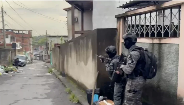 PM realiza operação contra facções na zona norte do Rio de Janeiro