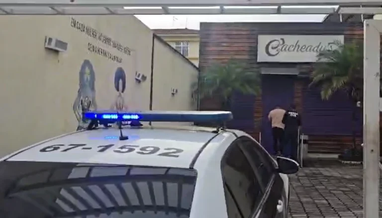 Polícia faz operação contra salões por uso irregular de cosméticos no RJ