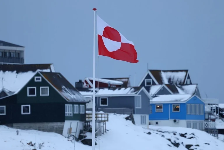 França e Canadá abrem consulados na Groenlândia em meio a tensões com EUA