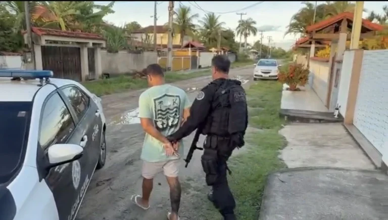 Polícia do RJ realiza operação contra grupo de roubos e explosões