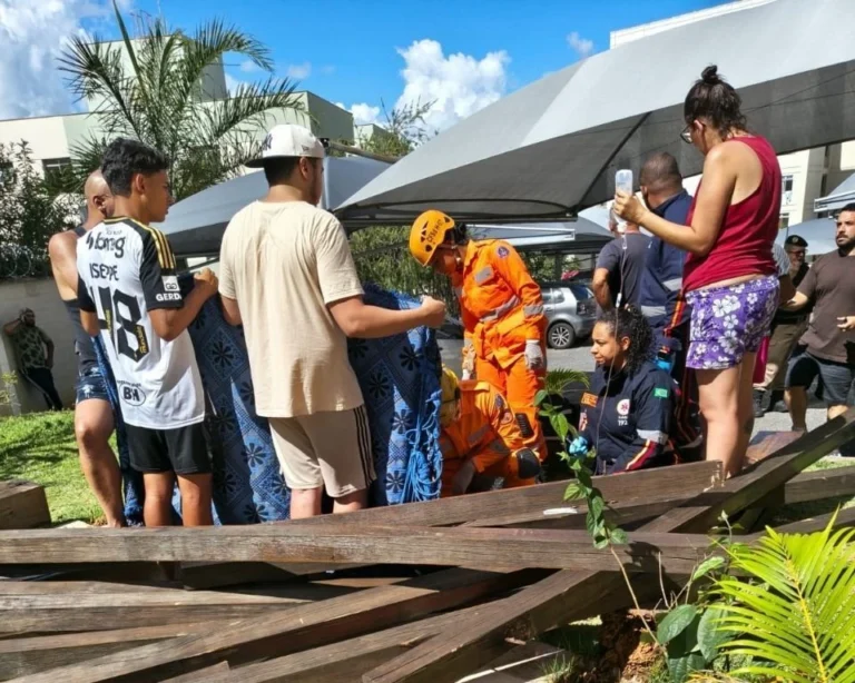 Estrutura rompe em playground e deixa uma criança morta em MG