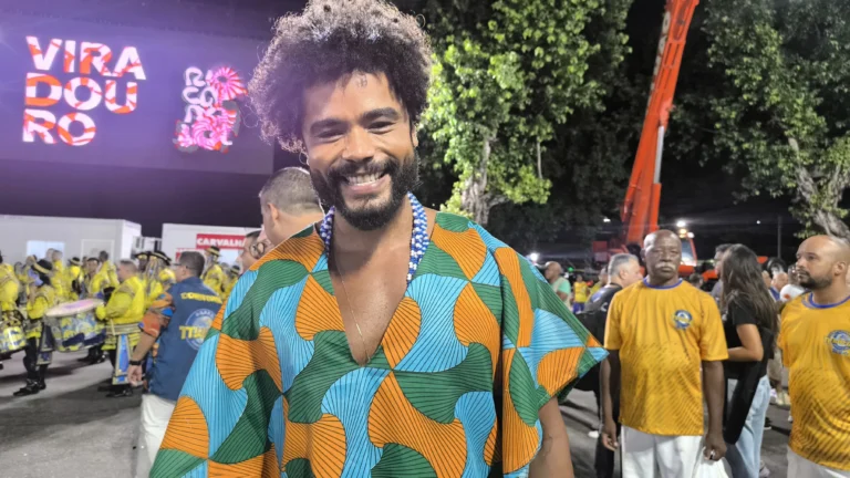 Diogo Almeida celebra enredo sobre Carolina Maria de Jesus