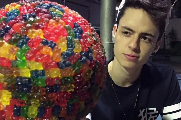 Youtuber infantil, Enaldinho nega pedido de vídeo para fã: “Ignorante”