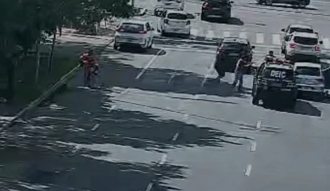 Vídeo mostra tiroteio na Faria Lima após roubo a residência no Morumbi