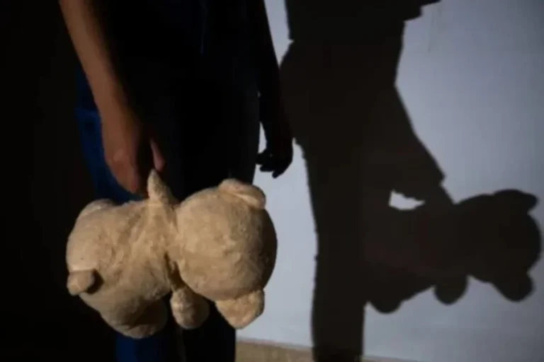 Professor foragido que estuprou a filha disse que iria para o Carnaval