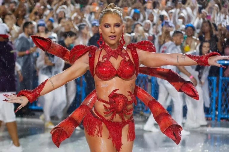 Virginia grávida? Fantasia levanta suspeitas e equipe se pronuncia