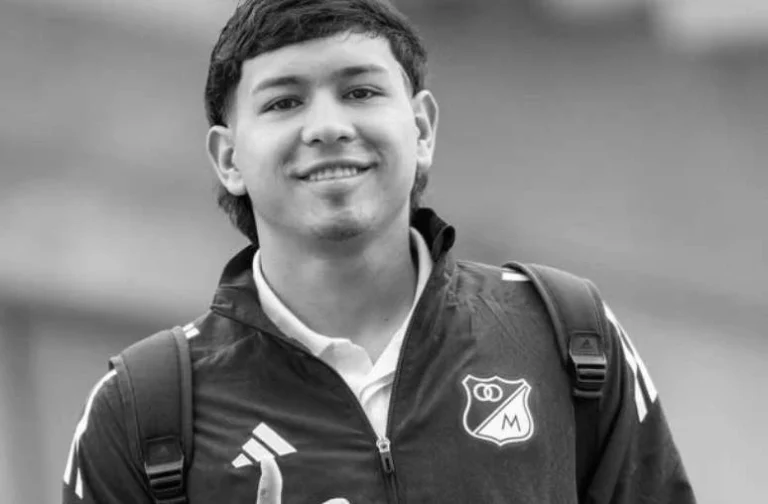 Jogador de 18 anos morre após passar mal em jogo na Colômbia