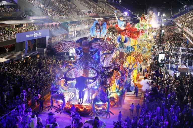 Datafolha: 71% consideram inadequada homenagem a Lula no Carnaval