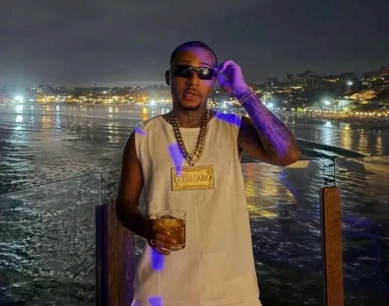 Orochi agride influenciador em balada no Rio e é contido por seguranças