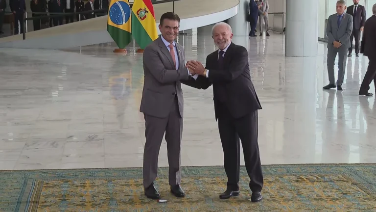 Brasil e Bolívia assinam acordos de energia e de combate ao crime