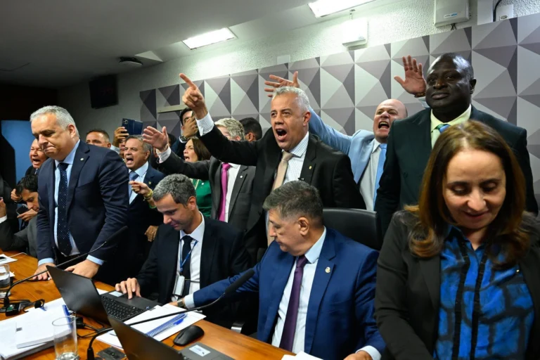 Prisões, votação suspensa e sala-cofre: relembre histórico da CPMI do INSS