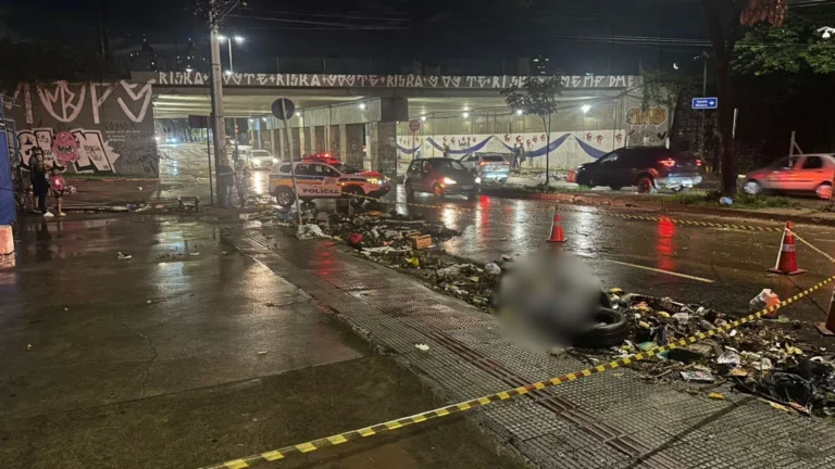 Chuva forte provoca alagamentos e deixa mulher morta em BH