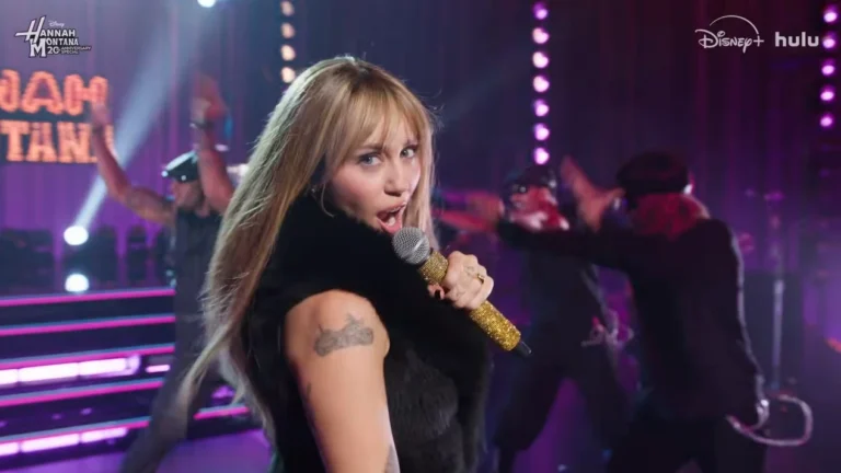 Miley Cyrus recria cena icônica de “Hannah Montana” em especial