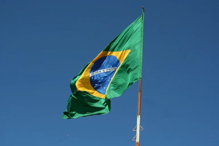 Brasil fica em 99º em ranking de crescimento com governo Lula, diz estudo