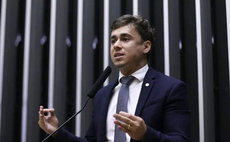 Nikolas usou avião ligado a Vorcaro durante campanha para Bolsonaro em 2022