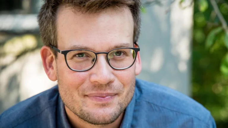 John Green: conheça história de novo romance do autor best-seller