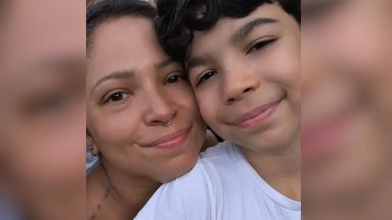 Mãe e filho morrem em acidente entre ônibus e bicicleta elétrica no Rio