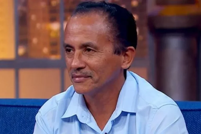 Quem é Manoel Gomes, cantor que perdeu fortuna e mora de favor