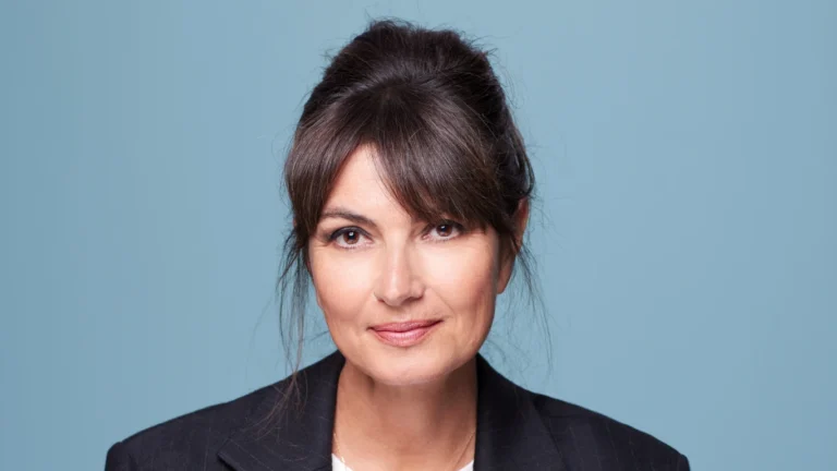 “Carrego uma história por anos”, diz Valérie Perrin sobre rotina de escrita