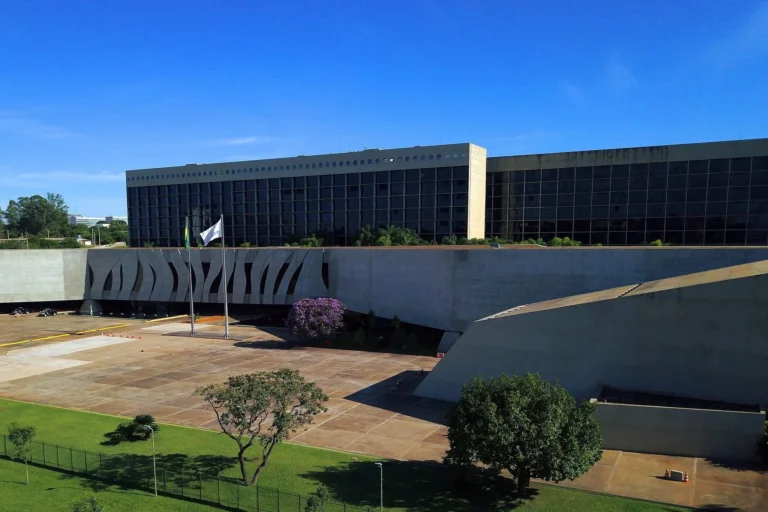 STJ realiza eleição para nova presidência nesta terça