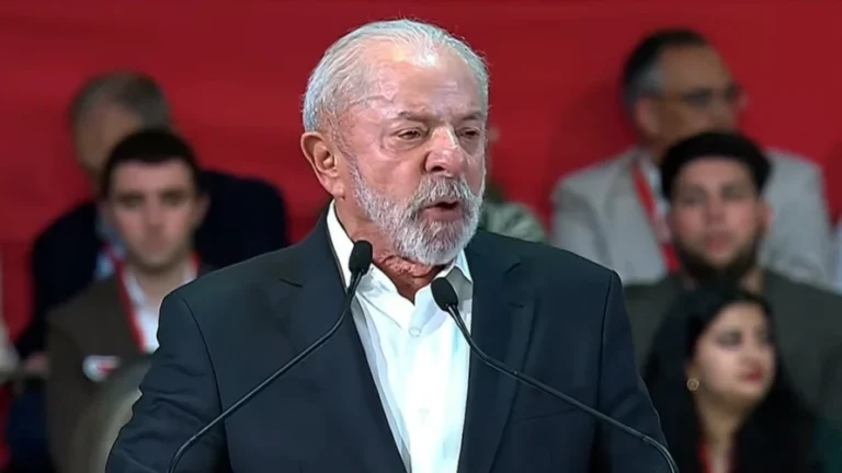 Lula sinaliza disposição em acabar com “taxa das blusinhas”