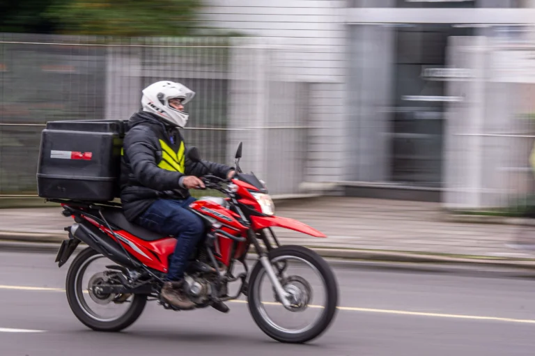 Salvador cria multa para agressões contra motoboys durante o trabalho