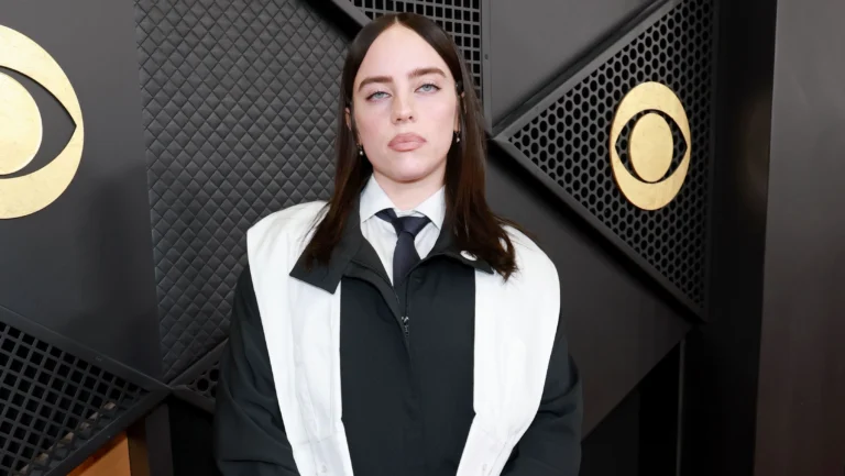 Billie Eilish revela razão para usar roupas largas: “Relação tóxica”