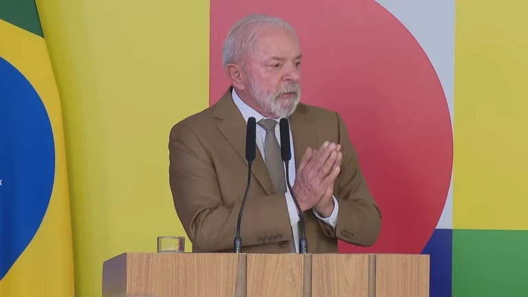 Em aceno a evangélicos, Lula fala em compromisso “cristão” contra fascismo