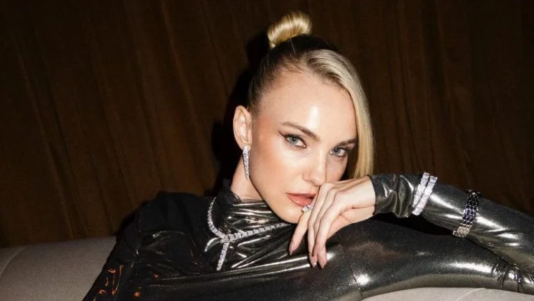 Top Carol Trentini abre première de “O Diabo Veste Prada 2” no Brasil