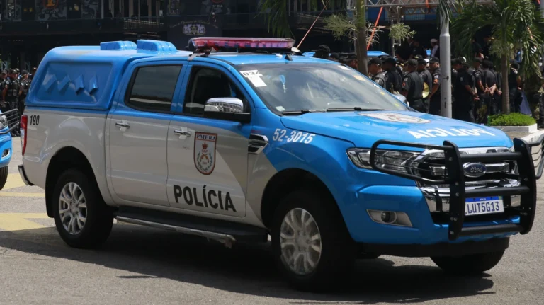 PM entra por engano em comunidade e é baleado no Rio de Janeiro
