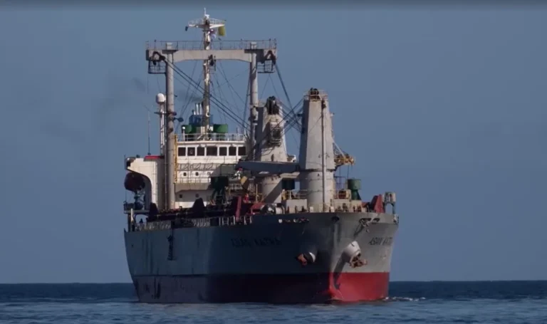 Navio transportando ajuda humanitária do México e Uruguai chega a Cuba