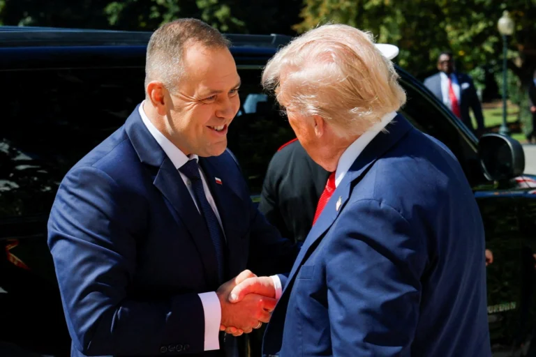 Presidente polonês agradece a Trump pelo envio de tropas americanas