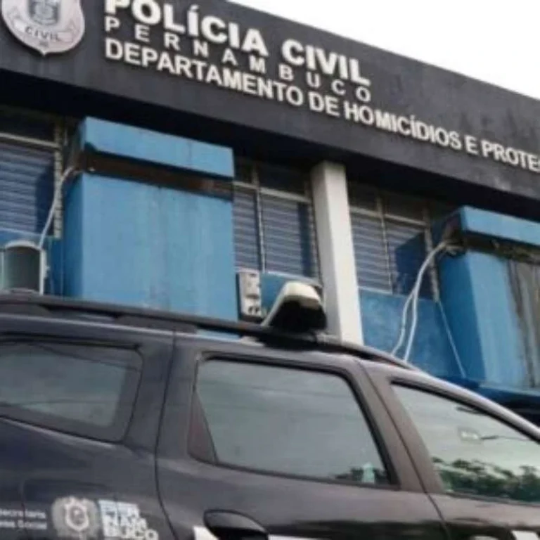 Mãe mata homem a facadas e salva filha de tentativa de estupro após criminoso invadir casa