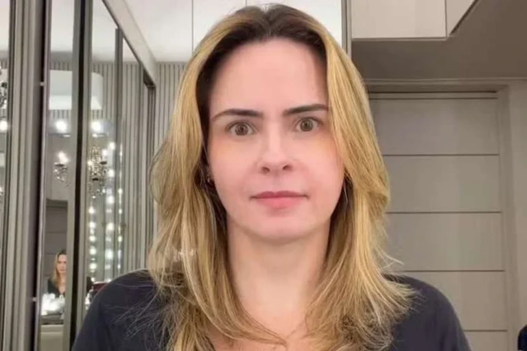 Não mudou! Milionária, Ana Paula Renault chama atenção com apartamento humilde