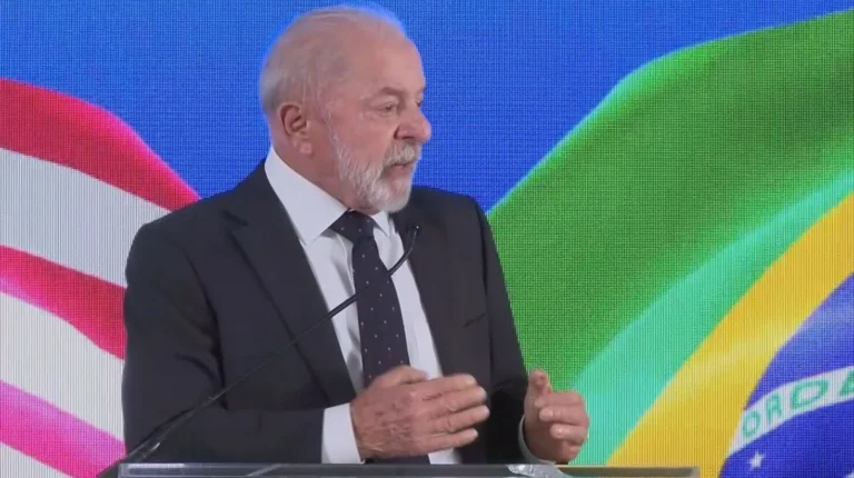 Espero que algum dia Trump faça um Pix, diz Lula