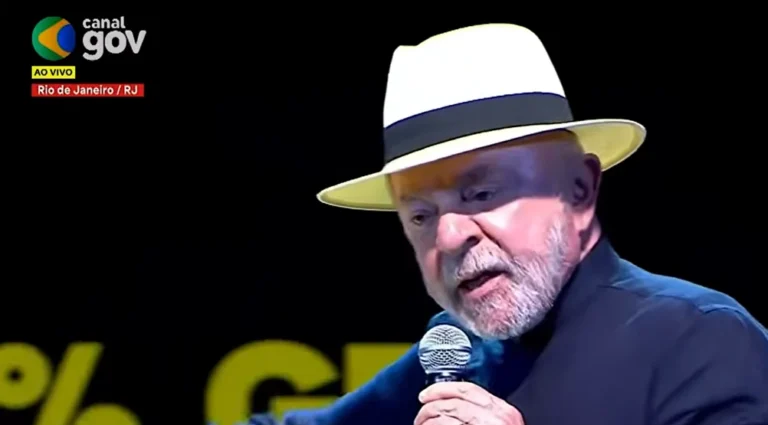 Lula diz verde e amarelo não podem ser tomados por “fascistas” na Copa
