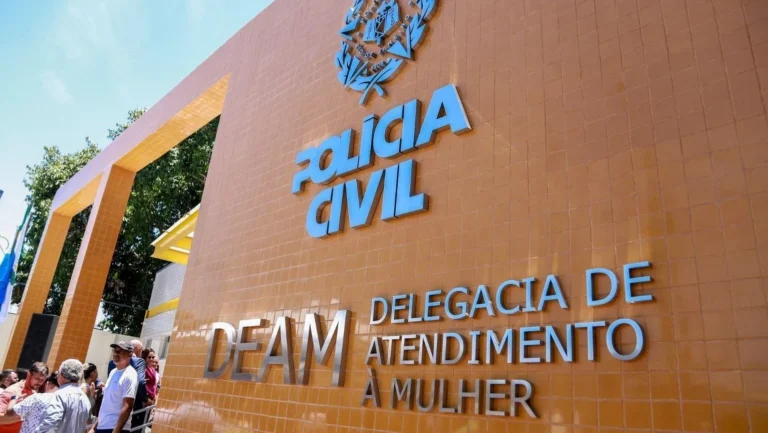 Suspeitos de estuprar adolescente no Rio venderam vídeo do crime por R$ 5