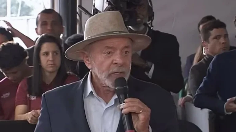 “Manda prender o dono”, diz Lula sobre como combater corrupção na Petrobras