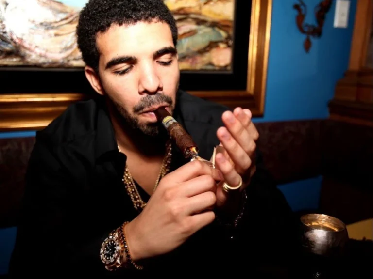Rolex usado por Drake na capa de “Take Care” é vendido por R$ 2,5 milhões