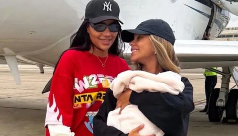 Ludmilla e Brunna mostram pintura de Dia das Mães feita pela filha Zuri