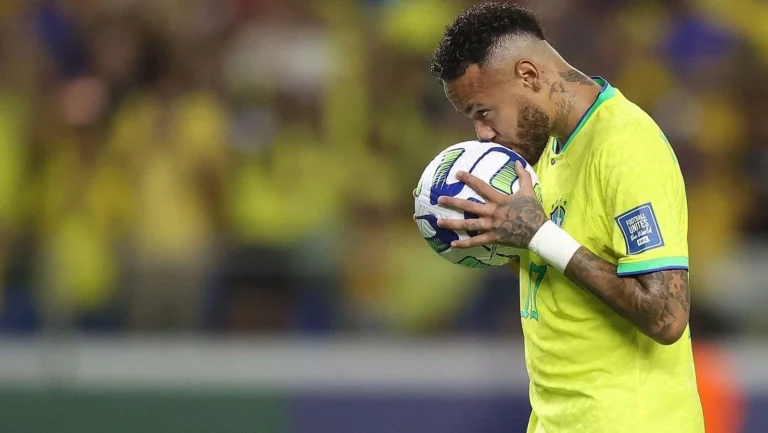 Entenda lesão que pode deixar Neymar fora da estreia da Copa do Mundo