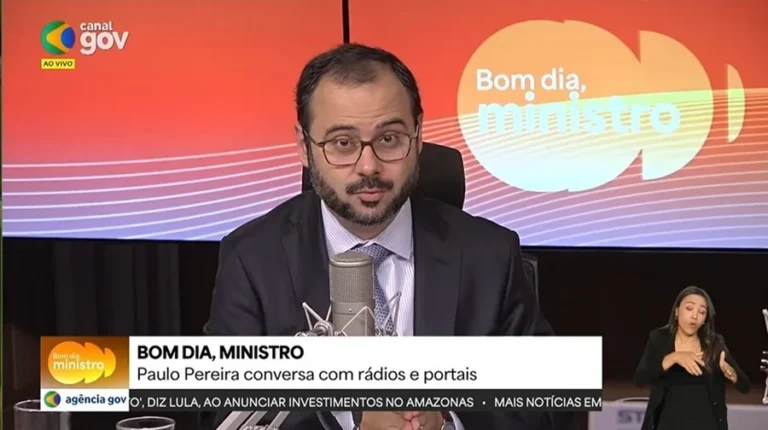 Governo estuda como facilitar adaptação ao fim da 6×1, diz ministro