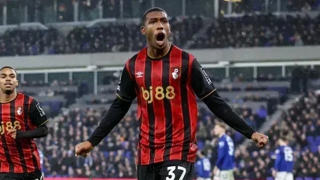 Convocado para a Copa, Rayan está entre melhores reforços da Premier League