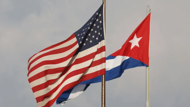 Entenda os altos e baixos da relação entre Estados Unidos e Cuba desde 1959