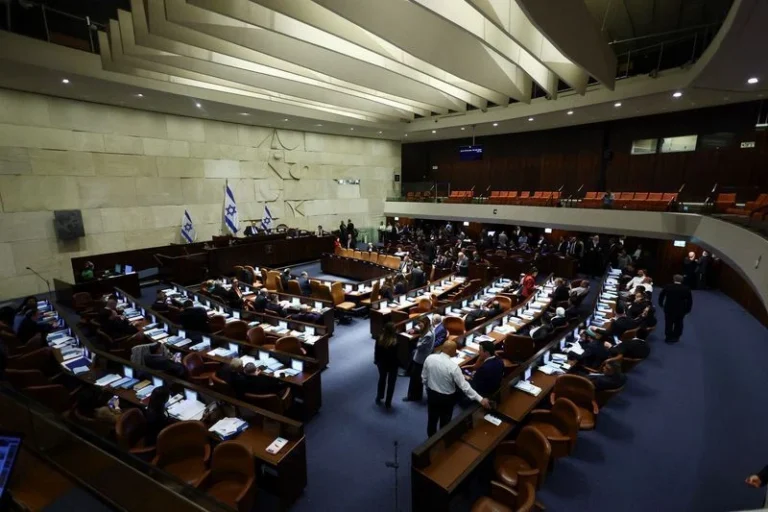 Parlamento de Israel votou pela dissolução. O que acontece agora?